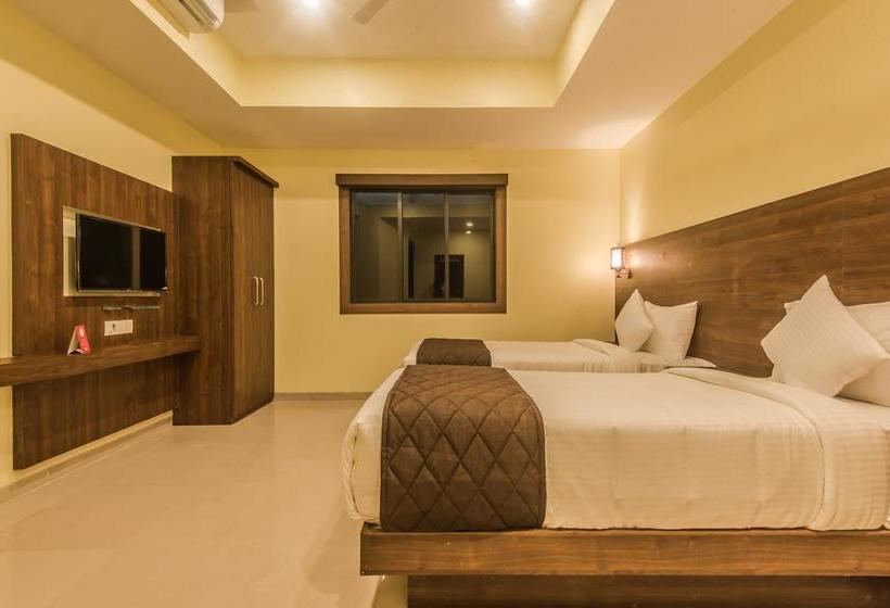 Hotel Oyo 9187 Adlon International 14