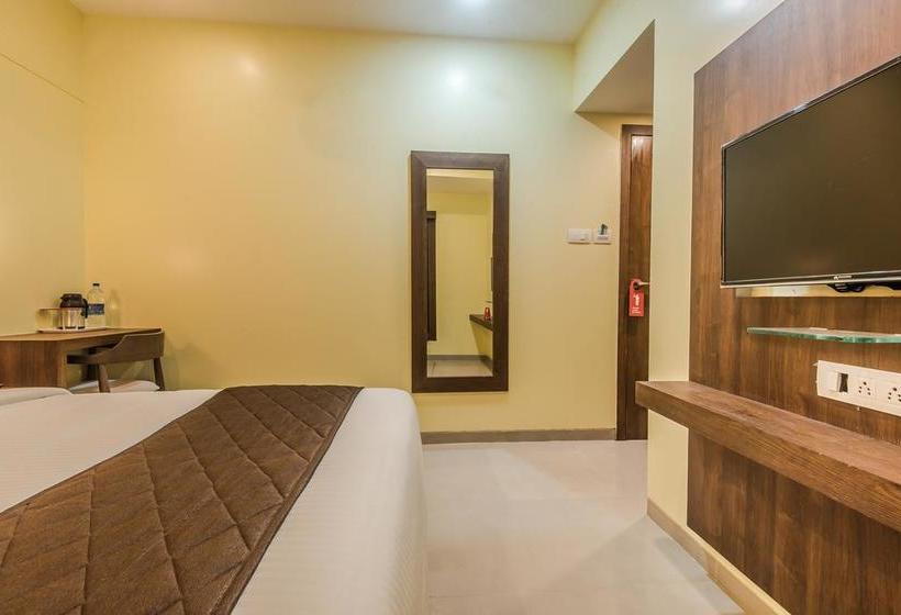 Hotel Oyo 9187 Adlon International 20