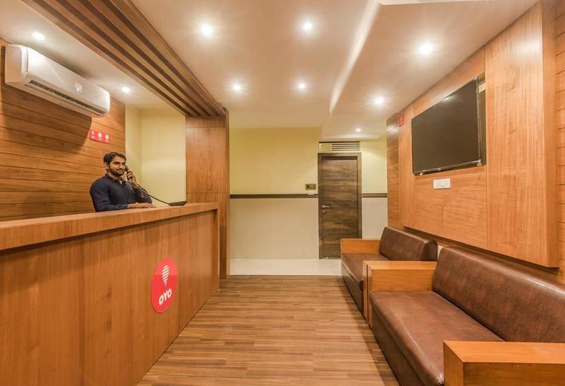 Hotel Oyo 9187 Adlon International 4