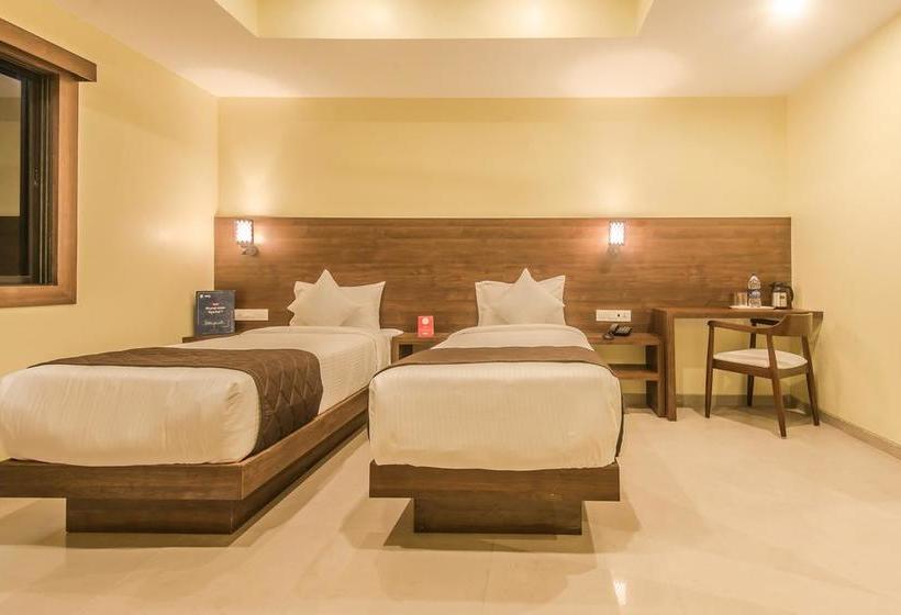 Hotel Oyo 9187 Adlon International 6