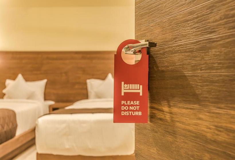 Hotel Oyo 9187 Adlon International 7