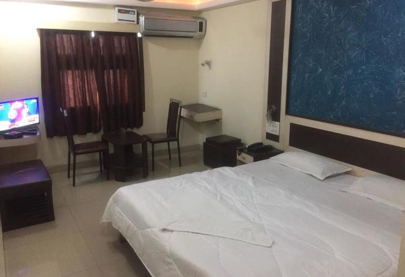 Oyo 11079 Hotel Prestige 14