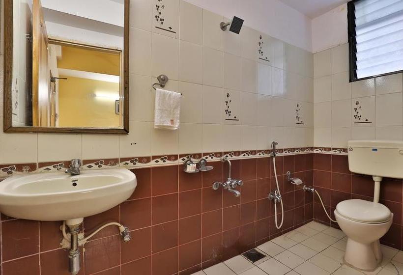 Oyo 9751 Hotel Vrundavan Residency 11