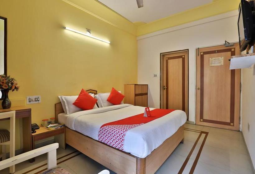 Oyo 9751 Hotel Vrundavan Residency 5