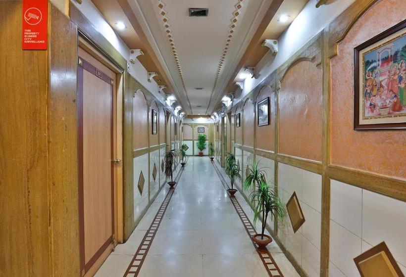 Oyo 9751 Hotel Vrundavan Residency 7