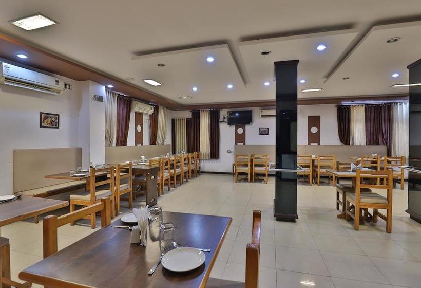 Oyo 9751 Hotel Vrundavan Residency 8