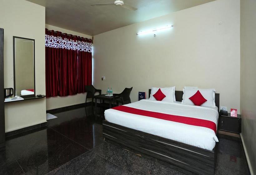 Hotel Oyo 9262 Recluse Premiere 5