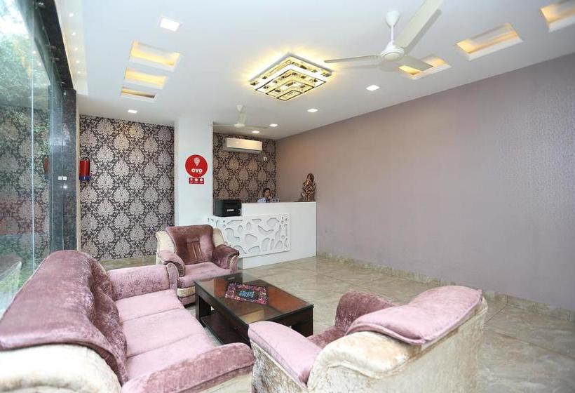 Hotel Oyo 9667 Sashtrdhara Road 10