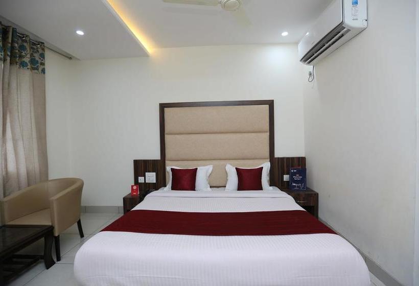Hotel Oyo 9667 Sashtrdhara Road 11