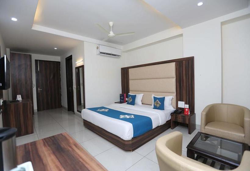 Hotel Oyo 9667 Sashtrdhara Road 12