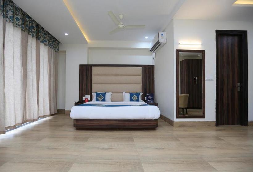 Hotel Oyo 9667 Sashtrdhara Road 13