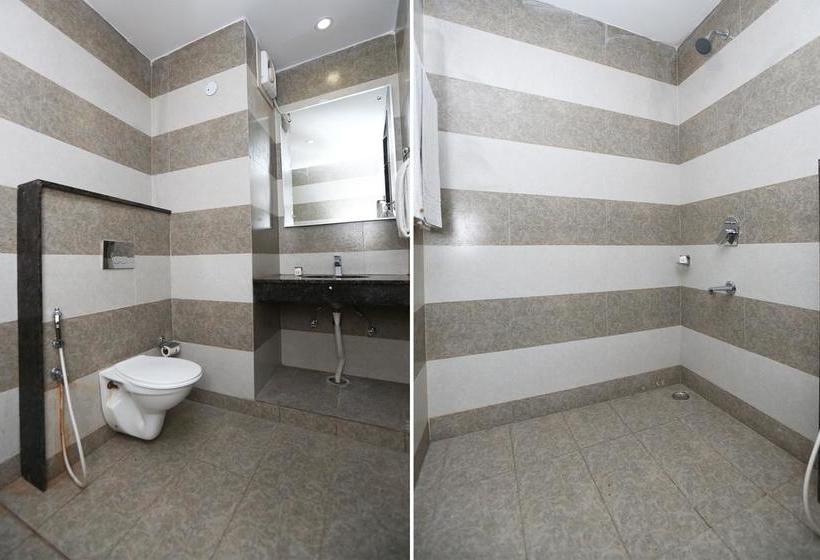 Hotel Oyo 9667 Sashtrdhara Road 15
