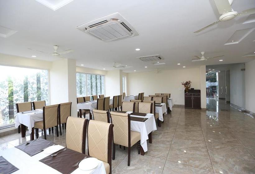 Hotel Oyo 9667 Sashtrdhara Road 20