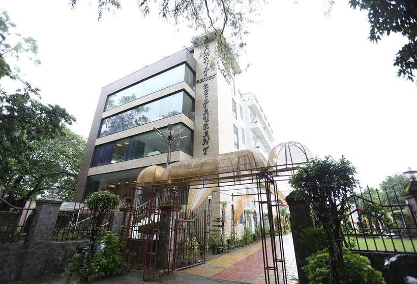 Hotel Oyo 9667 Sashtrdhara Road 5