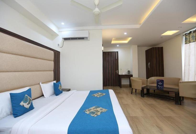 Hotel Oyo 9667 Sashtrdhara Road 8