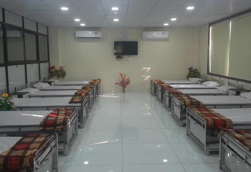 Bed and Breakfast Shiv Sai Dormitory