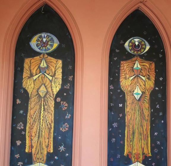 Bee Sleep Hostel & Nana Art Gallery 18