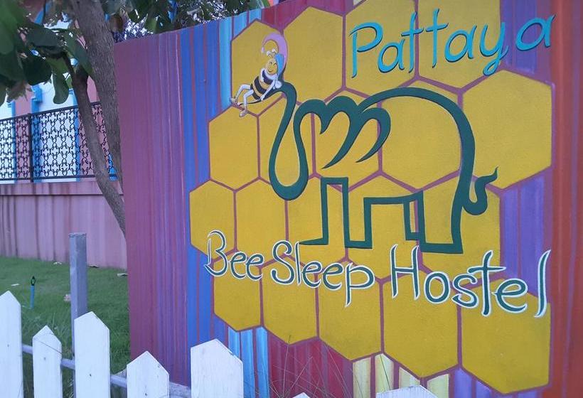 Bee Sleep Hostel & Nana Art Gallery 2