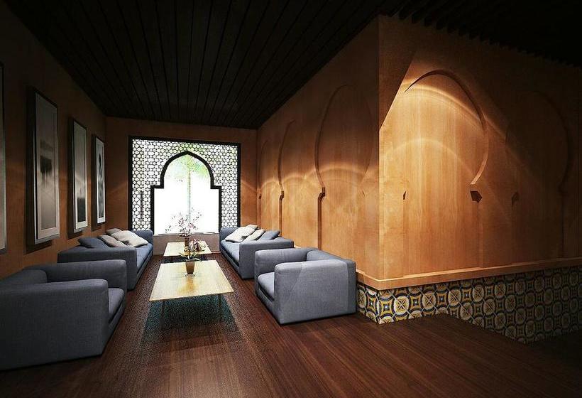 Bee Sleep Hostel & Nana Art Gallery 3