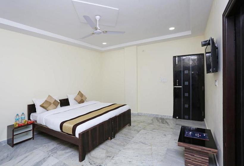 Oyo 10708 Hotel Shree Krishna Spritual Stay Vrindavan