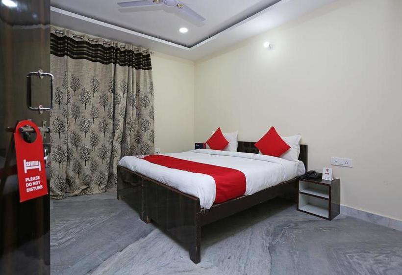 Oyo 10708 Hotel Shree Krishna Spritual Stay 11