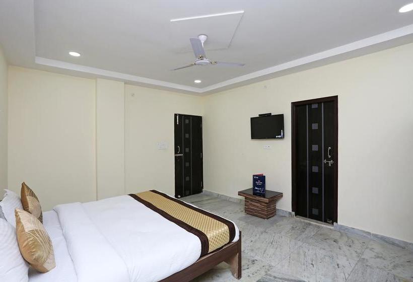Oyo 10708 Hotel Shree Krishna Spritual Stay 13
