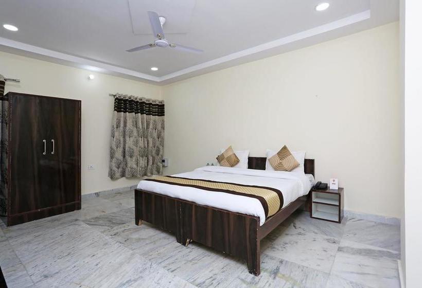 Oyo 10708 Hotel Shree Krishna Spritual Stay 17