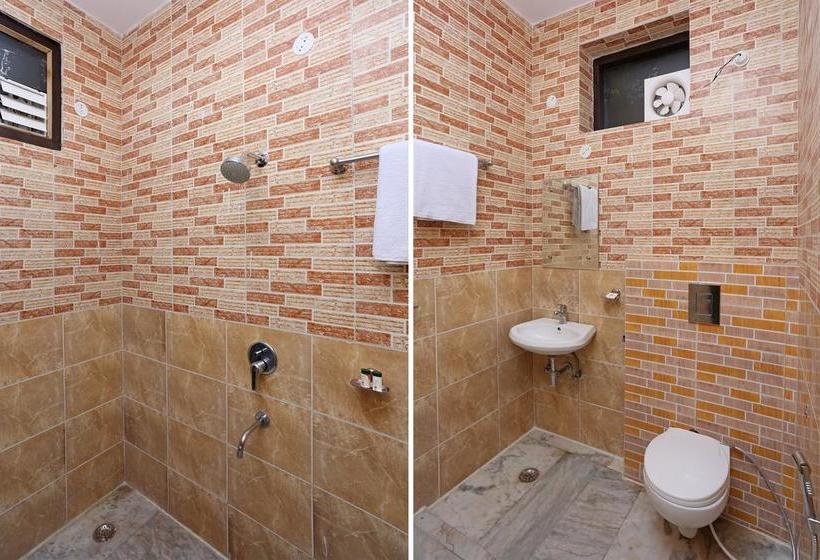 Oyo 10708 Hotel Shree Krishna Spritual Stay 5