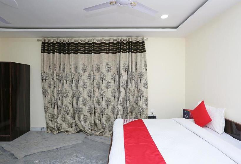 Oyo 10708 Hotel Shree Krishna Spritual Stay 7