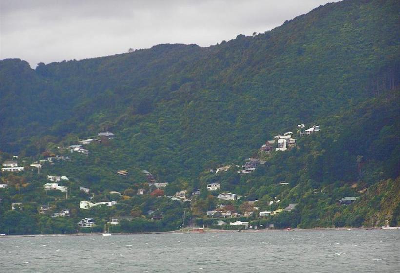 Bed and Breakfast Bush House