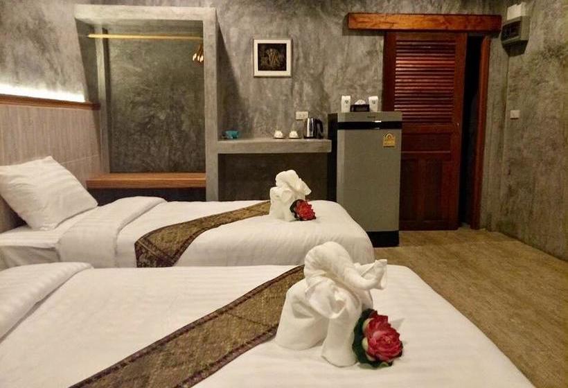 Klang Aow Seafood & Resort 6