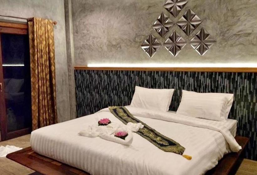 Klang Aow Seafood & Resort 7