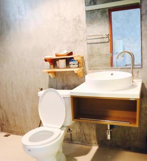 Klang Aow Seafood & Resort 8