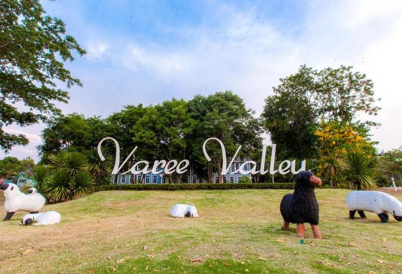 Varee Valley Resort & Restaurant 1