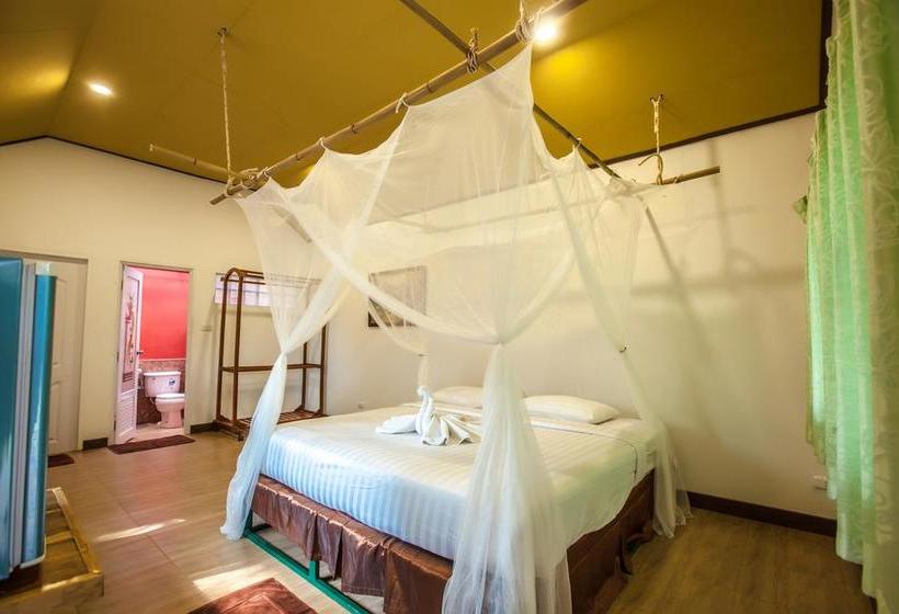 Varee Valley Resort & Restaurant 11