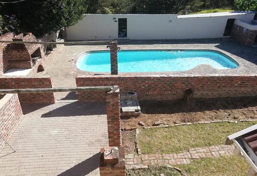 Ekukhanyeni B & B 10