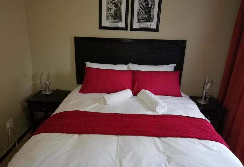 Ekukhanyeni B & B 12