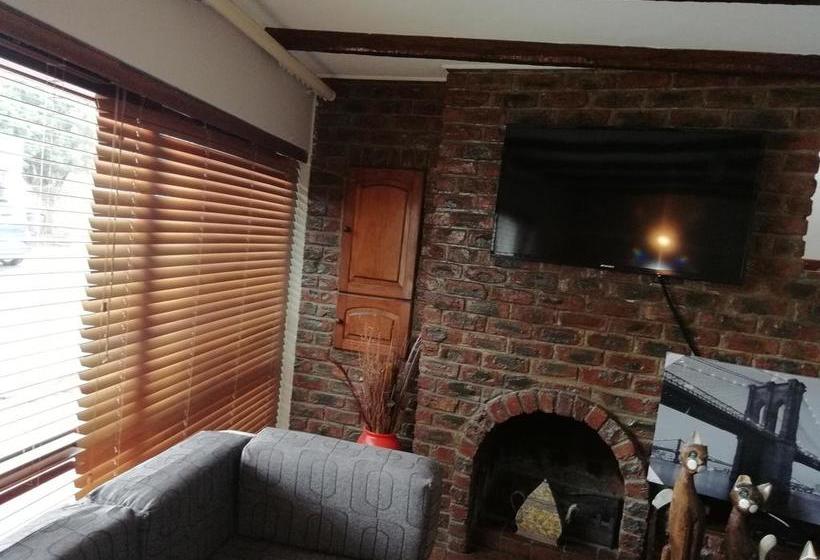 Ekukhanyeni B & B 14