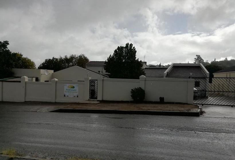 Ekukhanyeni B & B 15