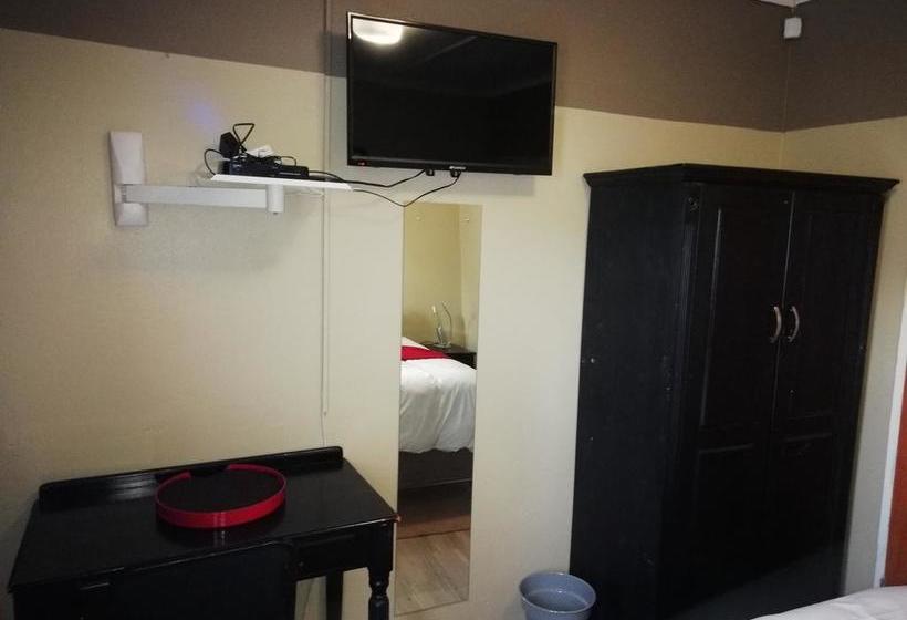 Ekukhanyeni B & B 16