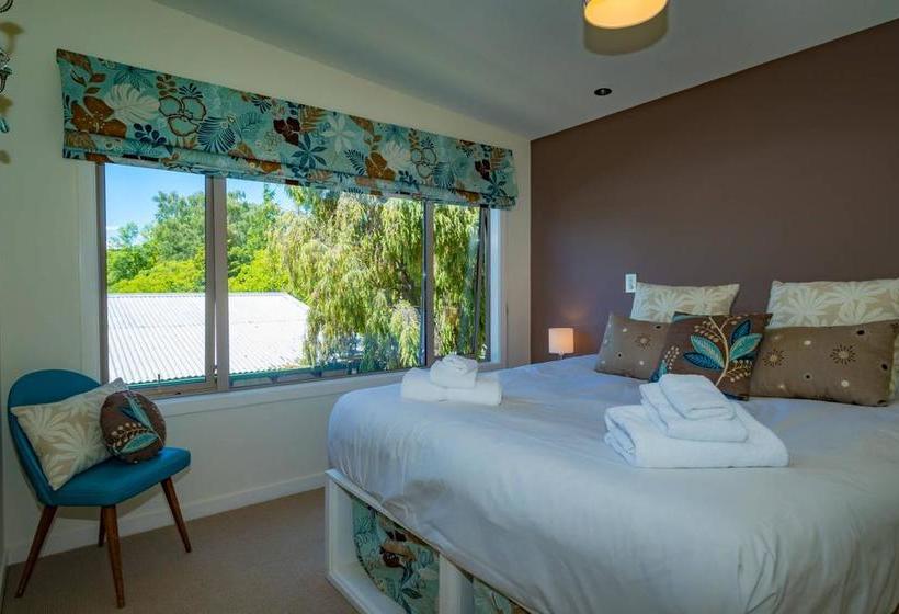 Bed and Breakfast An Alpine Lodge For Shari 16