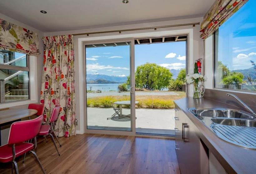 Bed and Breakfast An Alpine Lodge For Shari 17