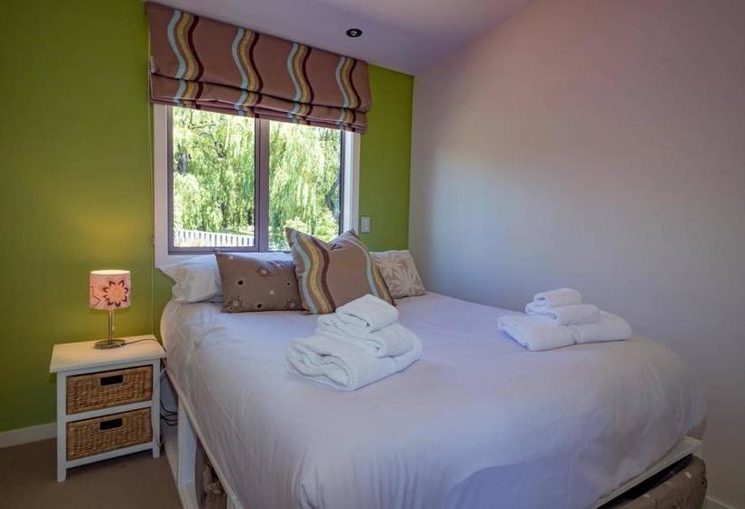 Bed and Breakfast An Alpine Lodge For Shari 19