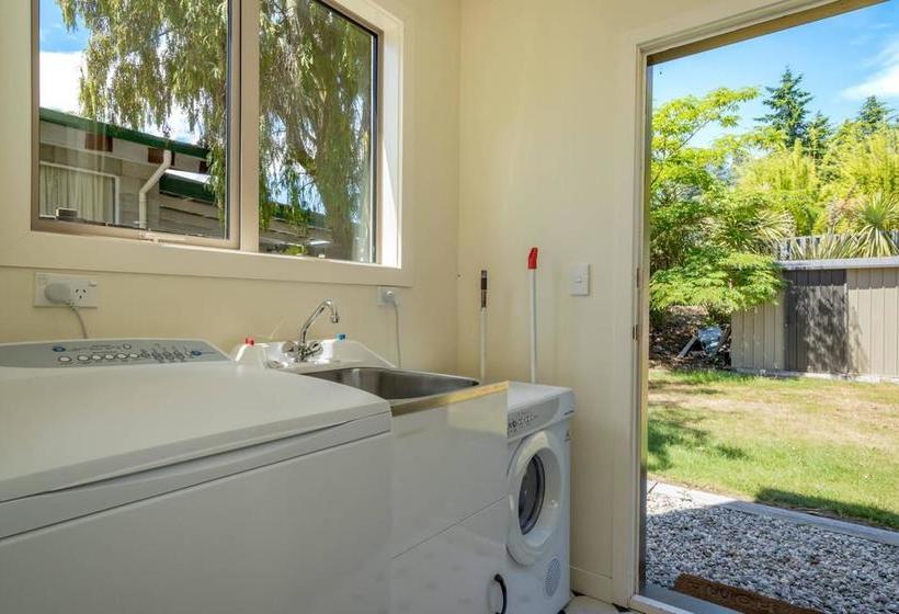 Bed and Breakfast An Alpine Lodge For Shari 4