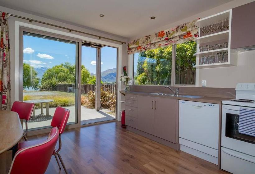 Bed and Breakfast An Alpine Lodge For Shari 8