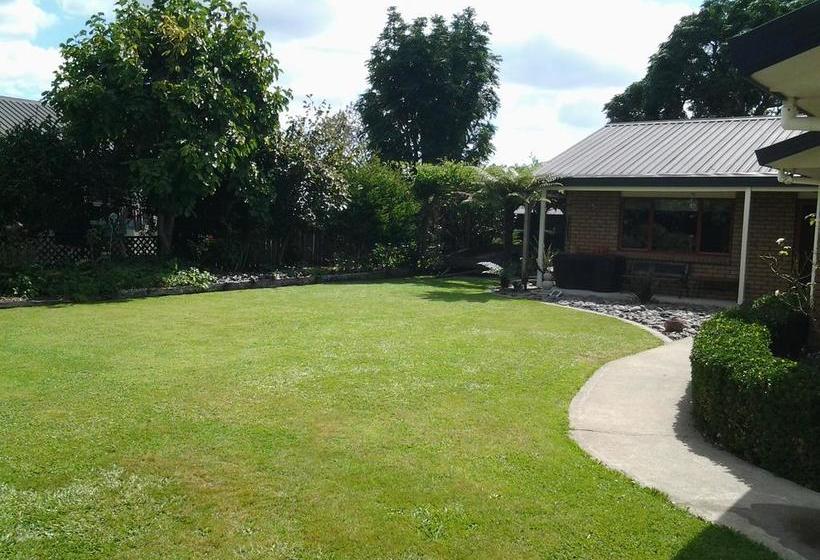 Bed and Breakfast Karens Garden Retreat 12