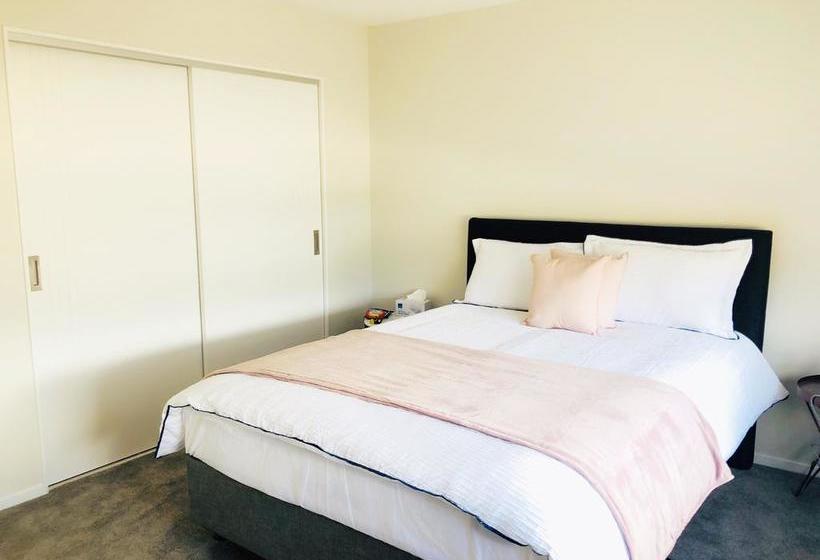 Brand New Albany Bed & Breakfast 17