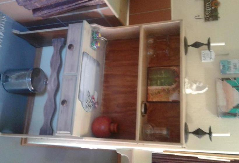 Bed and Breakfast Desert Rose Inn 9