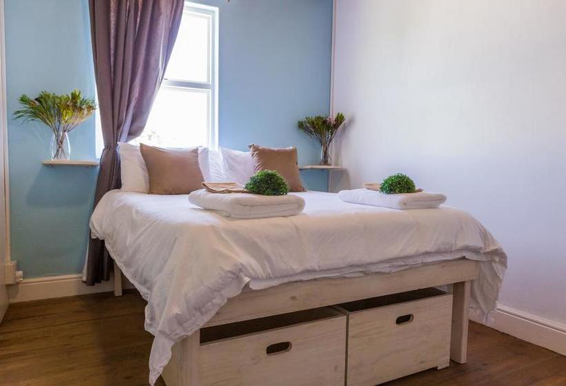 Hotel Gansbaai Boarding Lodge 8