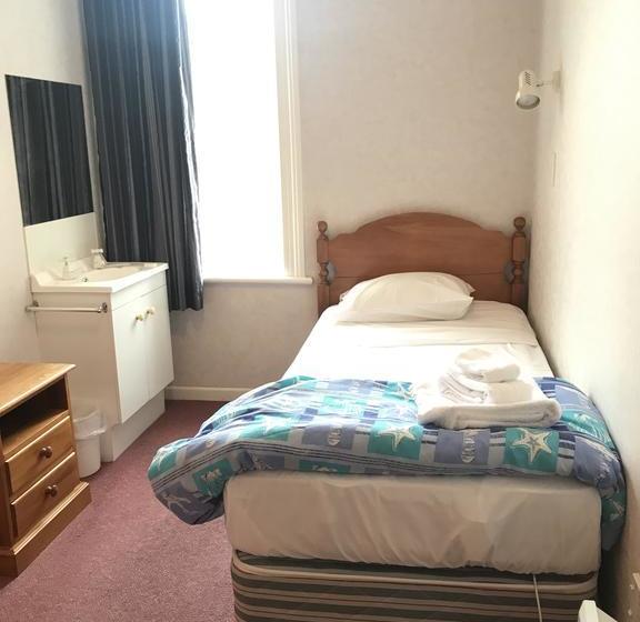 Hotel Criterion Club 11